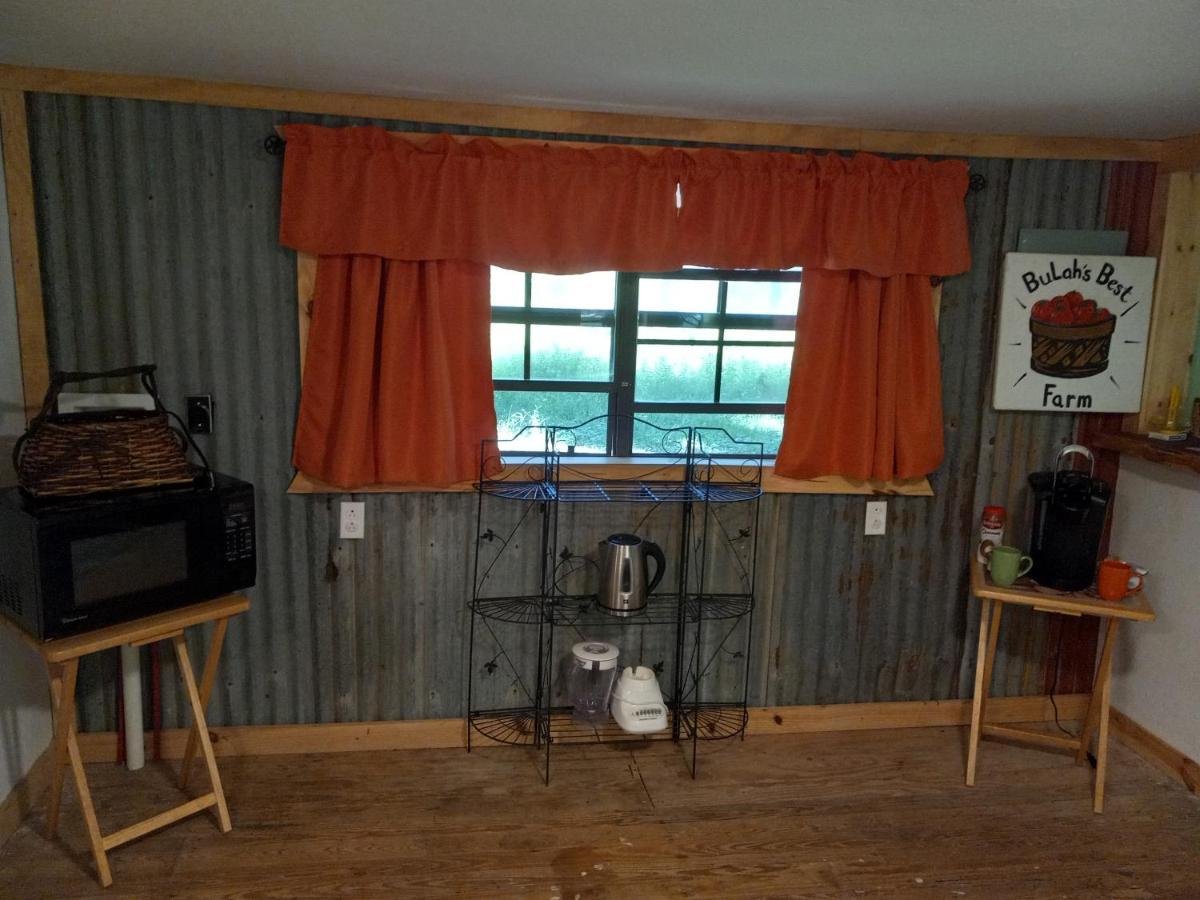 Adorable 1 Bedroom Honey House Rusk ภายนอก รูปภาพ